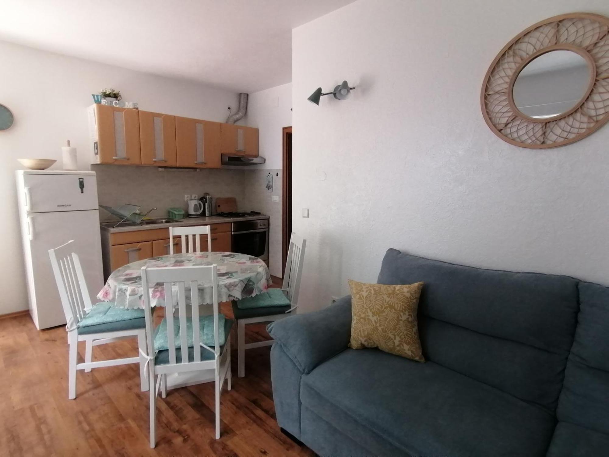 Apartmani Mares - 20 M From The Beach Brela Quarto foto