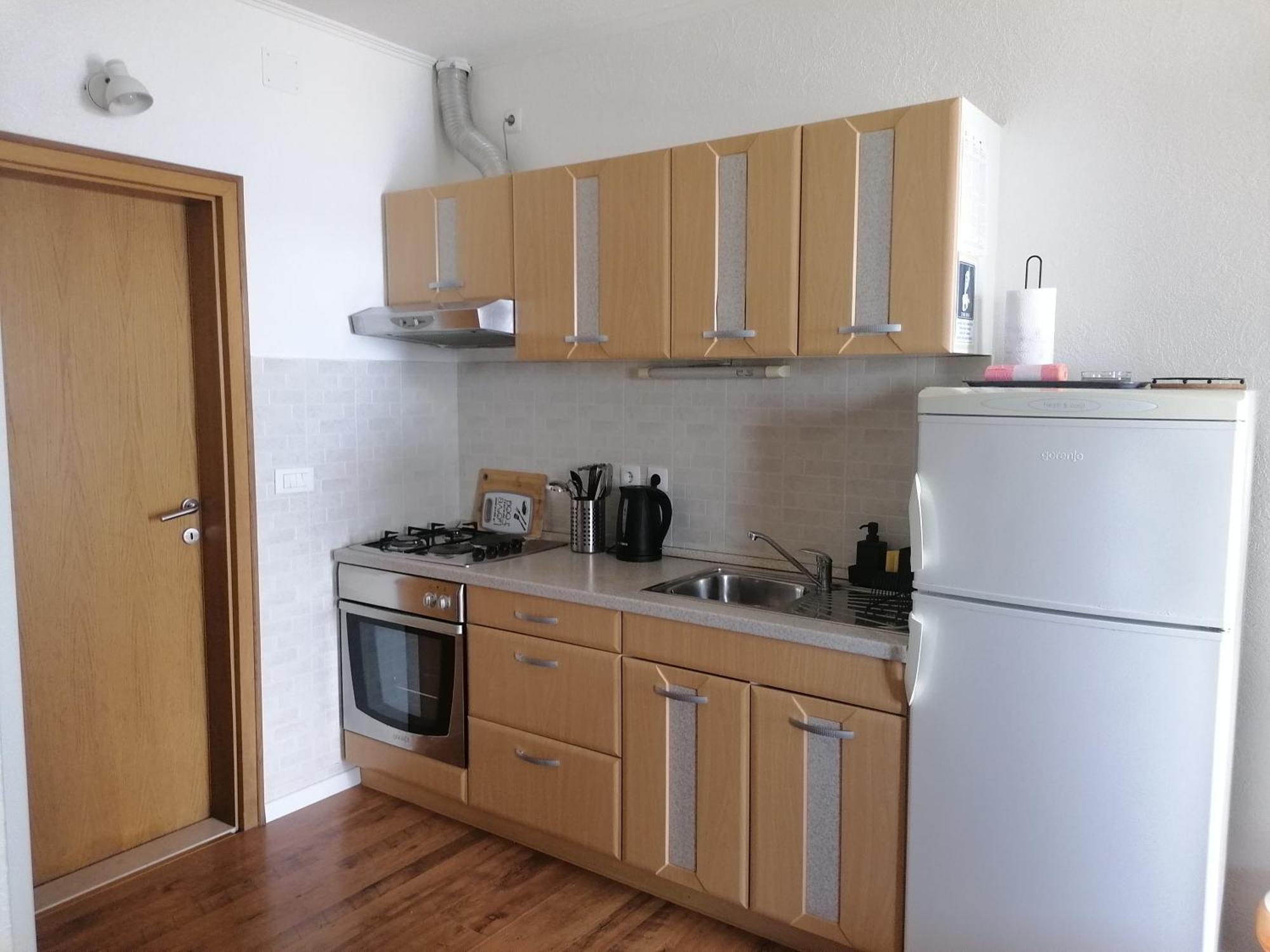 Apartmani Mares - 20 M From The Beach Brela Quarto foto